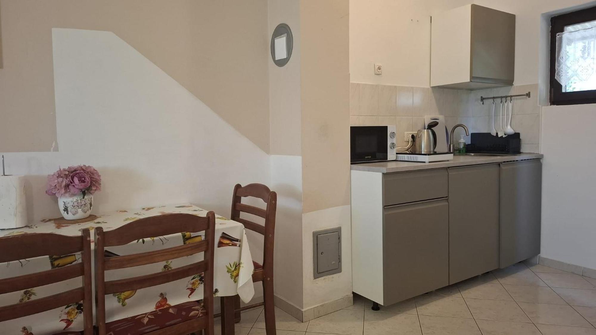 Apartman Karin Donji Karin Ngoại thất bức ảnh